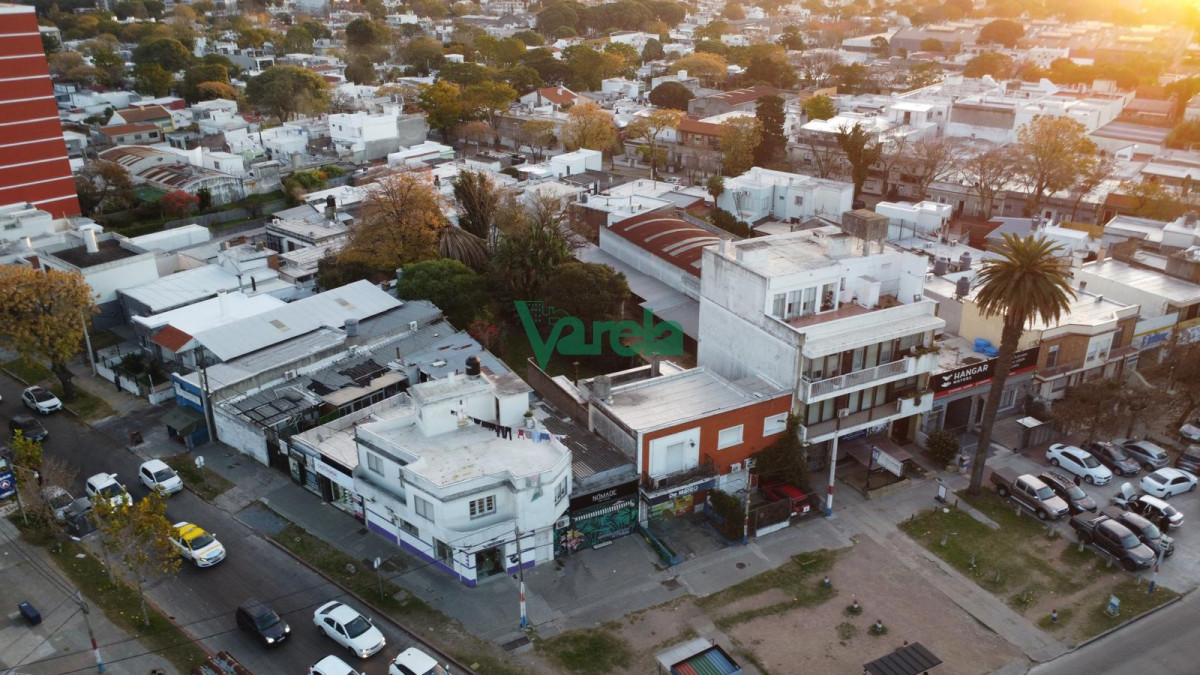 Terreno ID.22636 - Venta Terreno Unico Sobre Avenida La blanqueada Inversion Con Altura