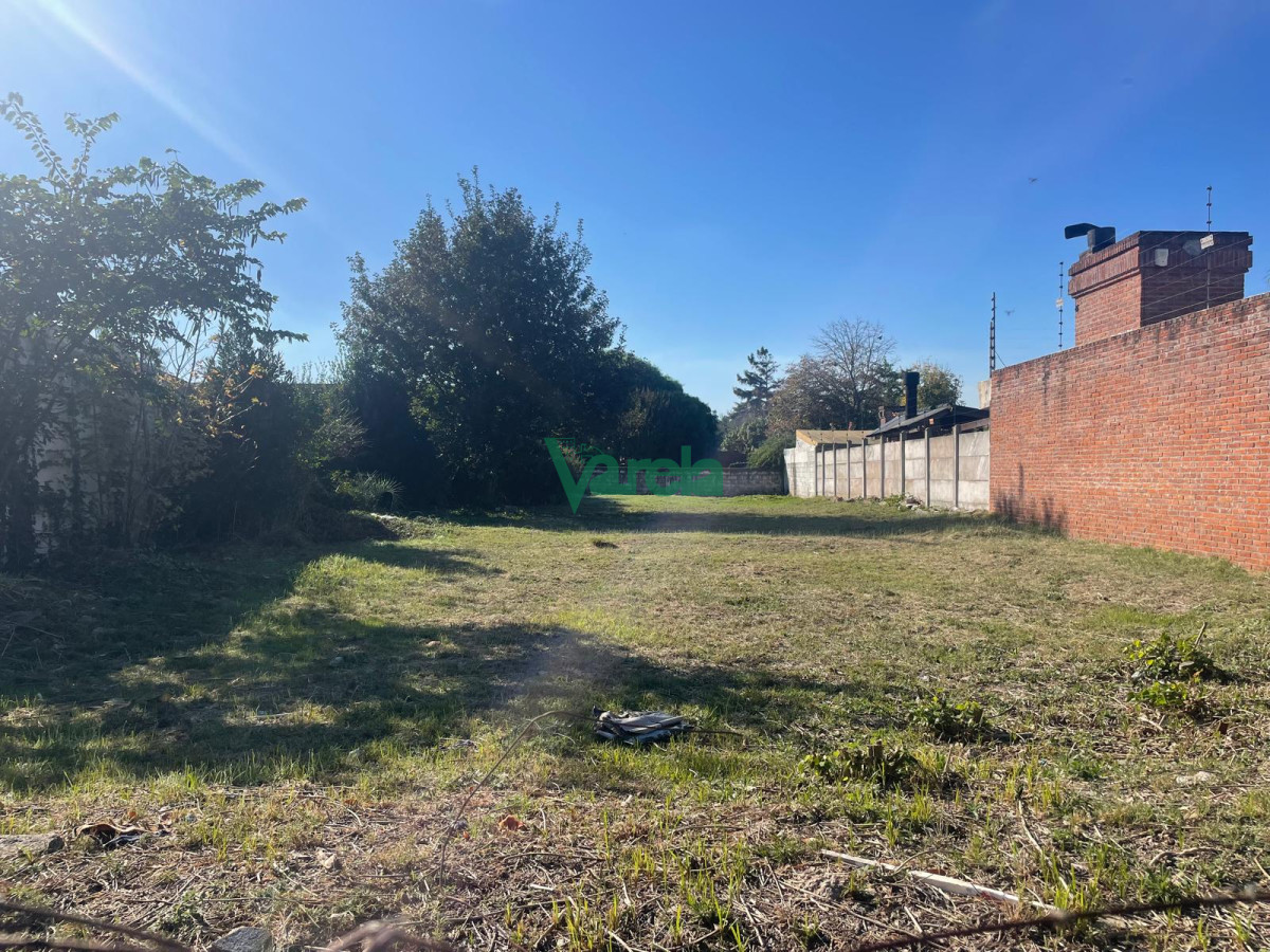 Terreno ID.22609 - Venta Terreno, Carrasco Norte, 680m2 con 35% de F.O.S y 9 m de altura