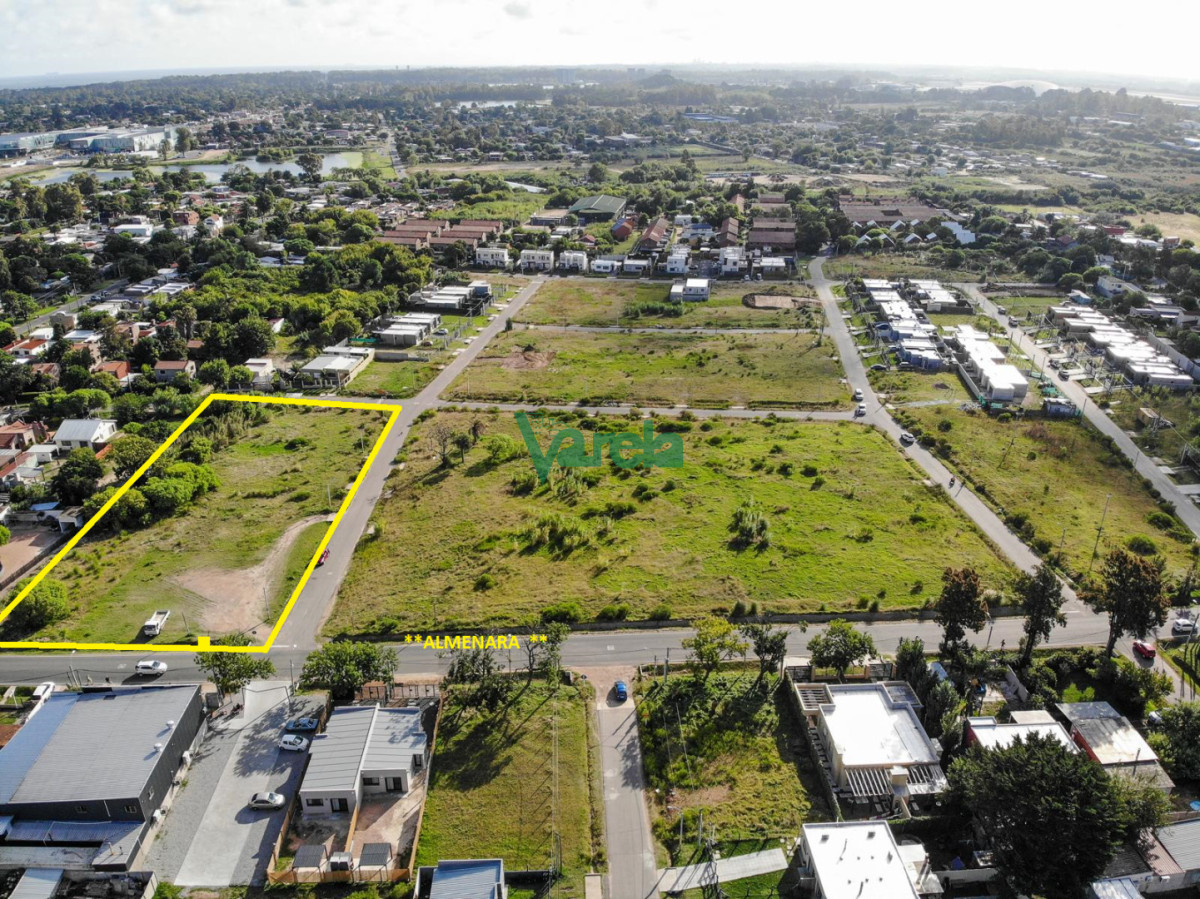 Terreno ID.22323 - Venta terreno Lagomar, saneamiento. Ideal desarrollador.