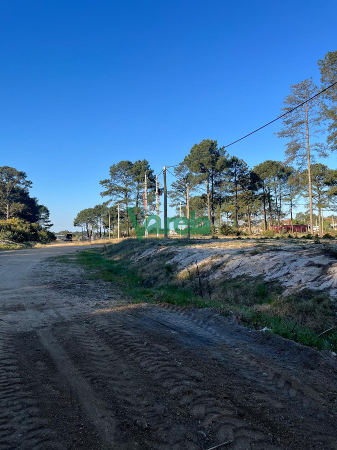 Terreno ID.22355 - Venta terreno Montes de Solymar, U$S 20.000 de entrega más cuotas de 14 U.R. 