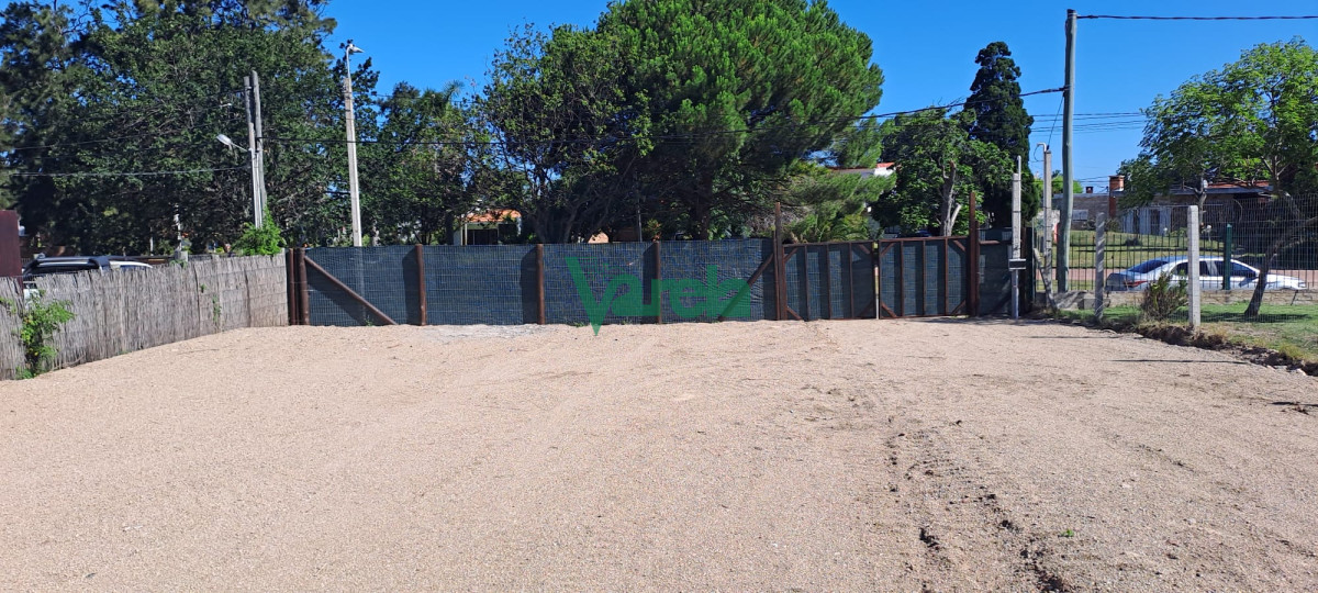 Terreno ID.22064 - Venta deTerreno en Atlantida a pocos metros de playa, sobre Avenida.