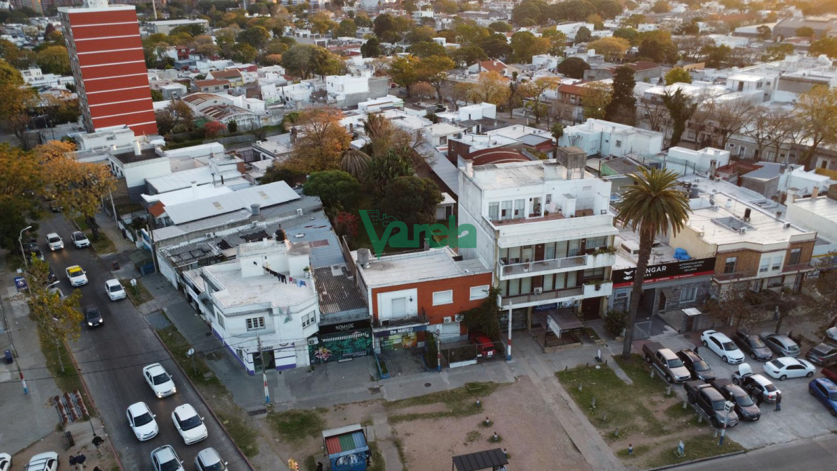 Terreno ID.22636 - Venta Terreno Unico Sobre Avenida La blanqueada Inversion Con Altura