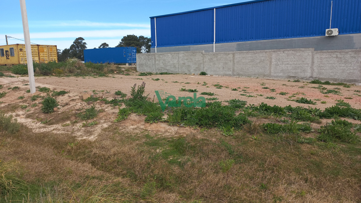 Terreno ID.23178 - U$S 22.000 + cuotas de 14 UR venta de terreno esquina Neptunia Sur