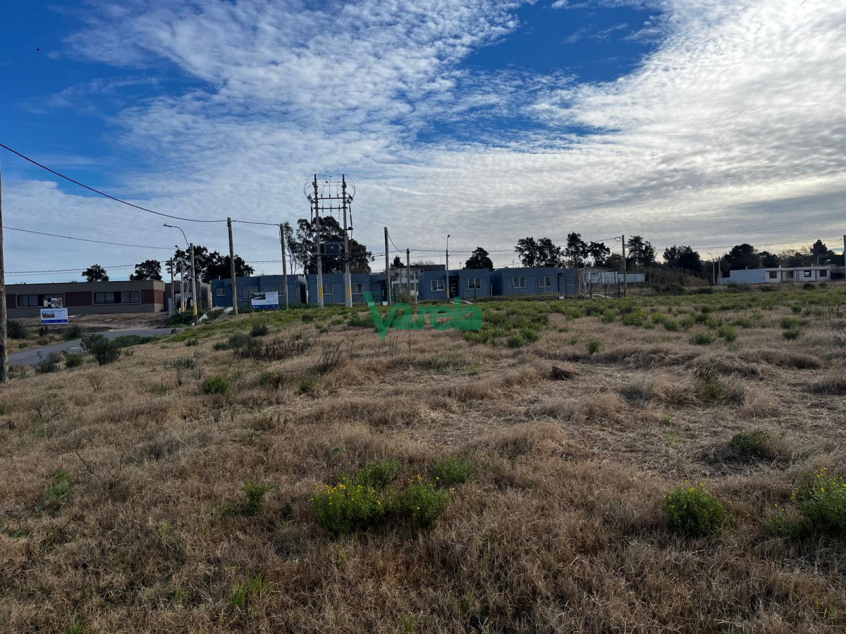 Terreno ID.22323 - Venta terreno lagomar , saneamiento . Ideal desarrollador .