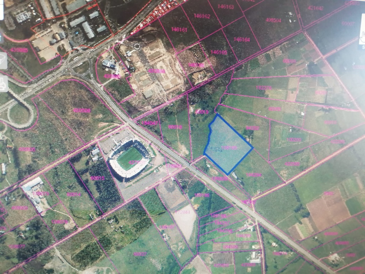 Venta Chacra de 5 hás a 100 m de Ruta 102 próximo a Zona América, frente al campeón del sigloestadio de Peñarol