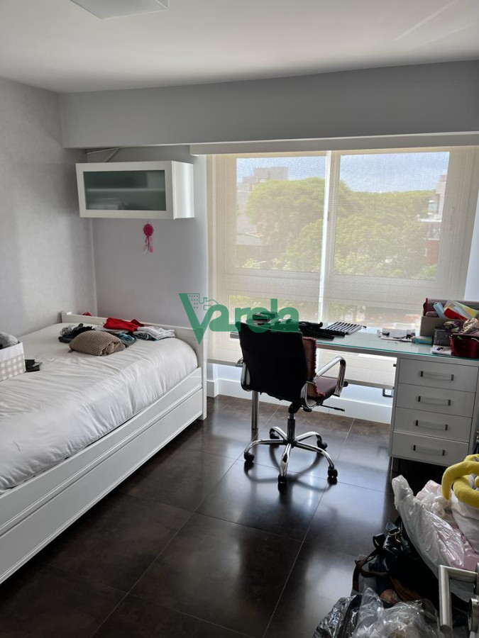 Apartamento ID.21603 - Alquiler apto  Rambla Puertito del Buceo, 3 dorm, serv. piscna y 4 gges, con muebles