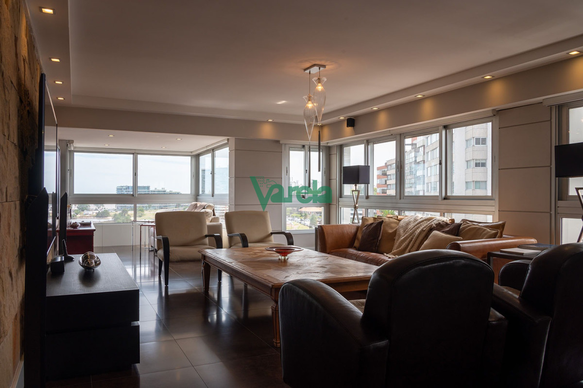 Apartamento ID.21603 - Alquiler apto  Rambla Puertito del Buceo, 3 dorm, serv. piscna y 4 gges, con muebles