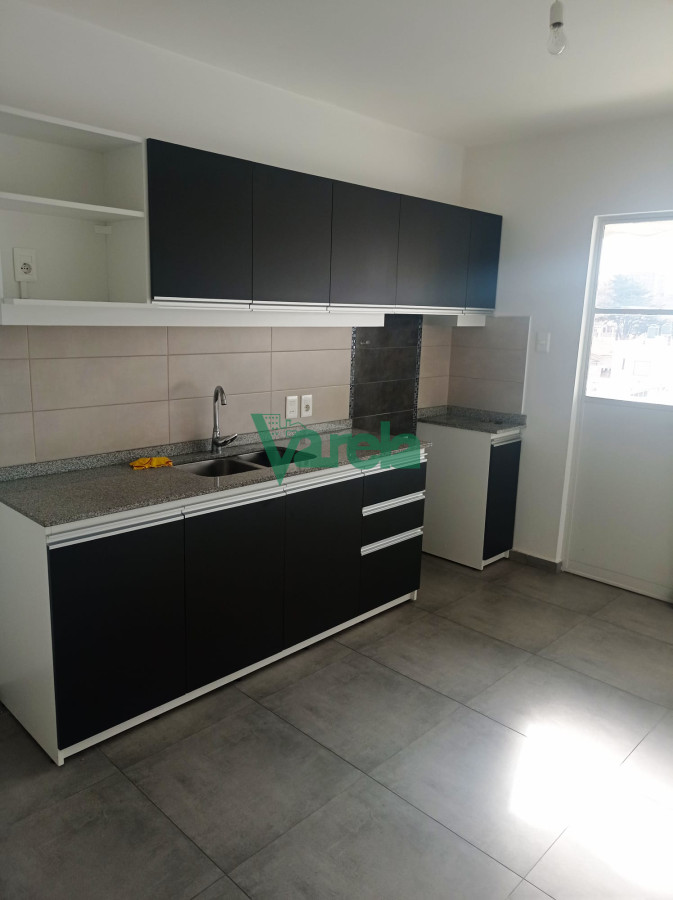 Apartamento ID.21857 - Alquiler apartamento, 2 dormitorios, de estilo, a nuevo, gge, a metros Rambla!!!!