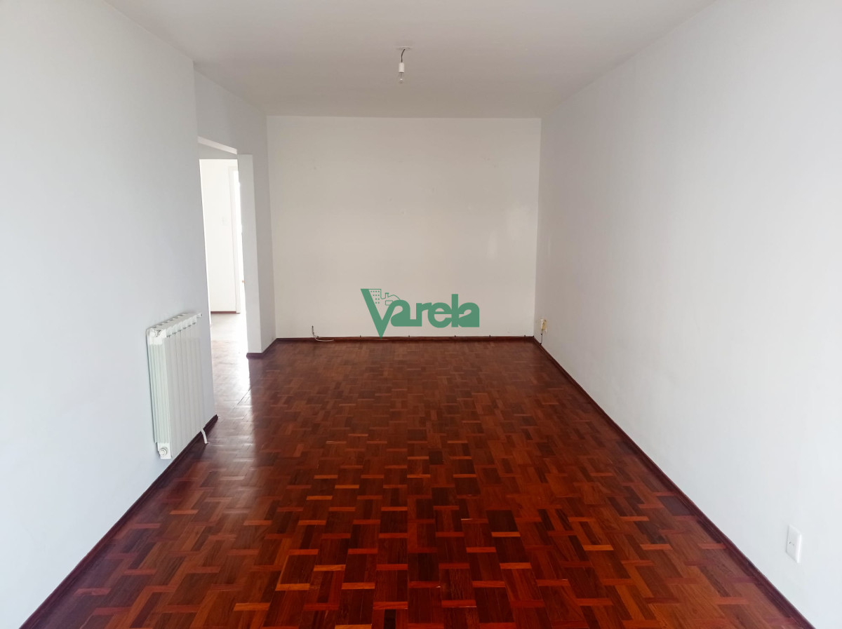Apartamento ID.21857 - Alquiler apartamento, 2 dormitorios, de estilo, a nuevo, gge, a metros Rambla!!!!