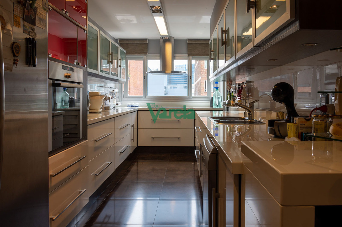 Apartamento ID.21603 - Alquiler apto  Rambla Puertito del Buceo, 3 dorm, serv. piscna y 4 gges, con muebles