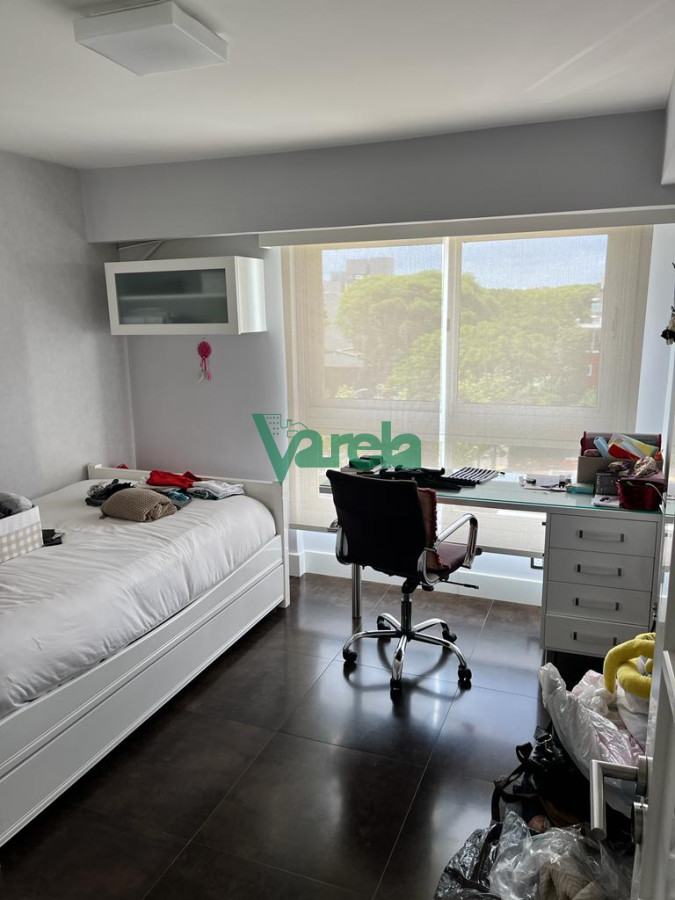 Apartamento ID.21603 - Alquiler apto  Rambla Puertito del Buceo, 3 dorm, serv. piscna y 4 gges, con muebles