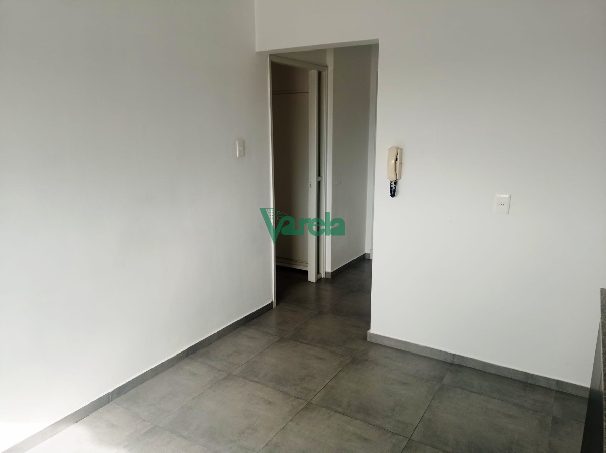Apartamento ID.21857 - Alquiler apartamento, 2 dormitorios, de estilo, a nuevo, gge, a metros Rambla!!!!