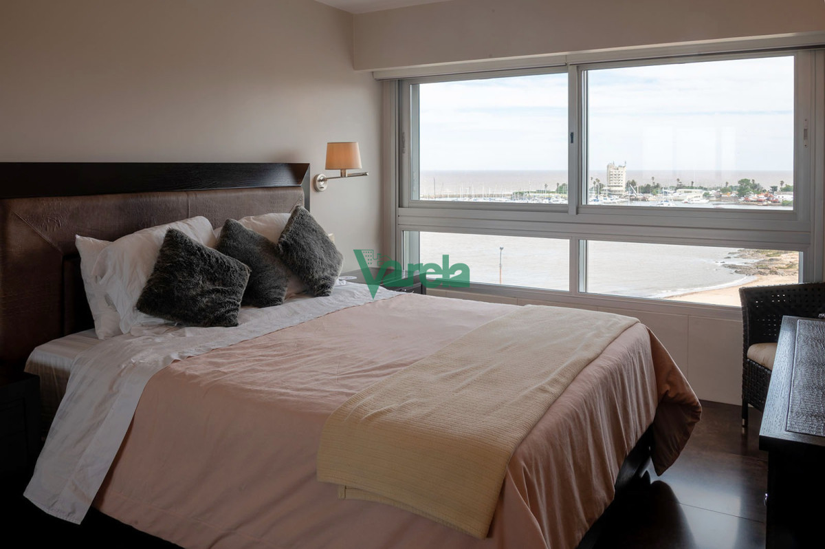 Apartamento ID.21603 - Alquiler apto  Rambla Puertito del Buceo, 3 dorm, serv. piscna y 4 gges, con muebles