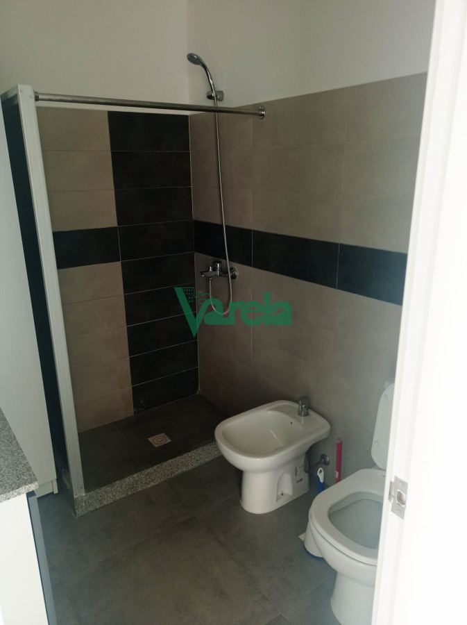 Apartamento ID.21857 - Alquiler apartamento, 2 dormitorios, de estilo, a nuevo, gge, a metros Rambla!!!!