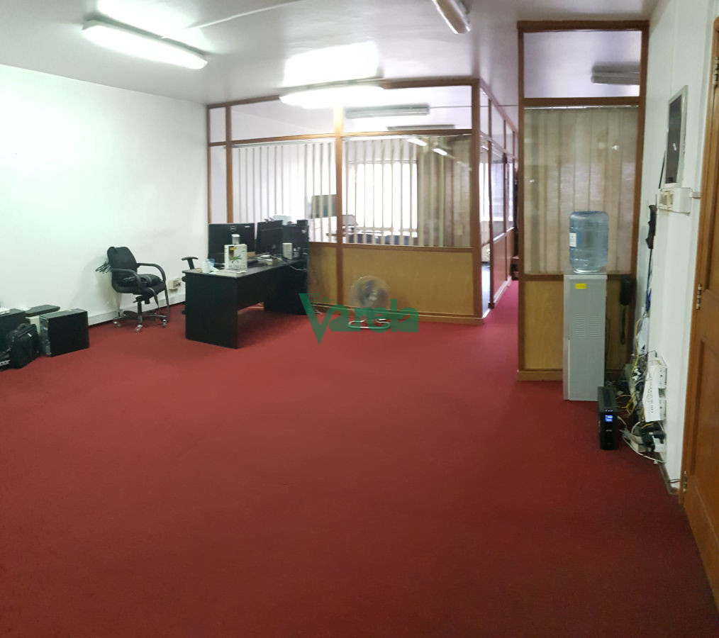 Oficina ID.18688 - Muy buen edificio de oficinas en Galeria Libertador