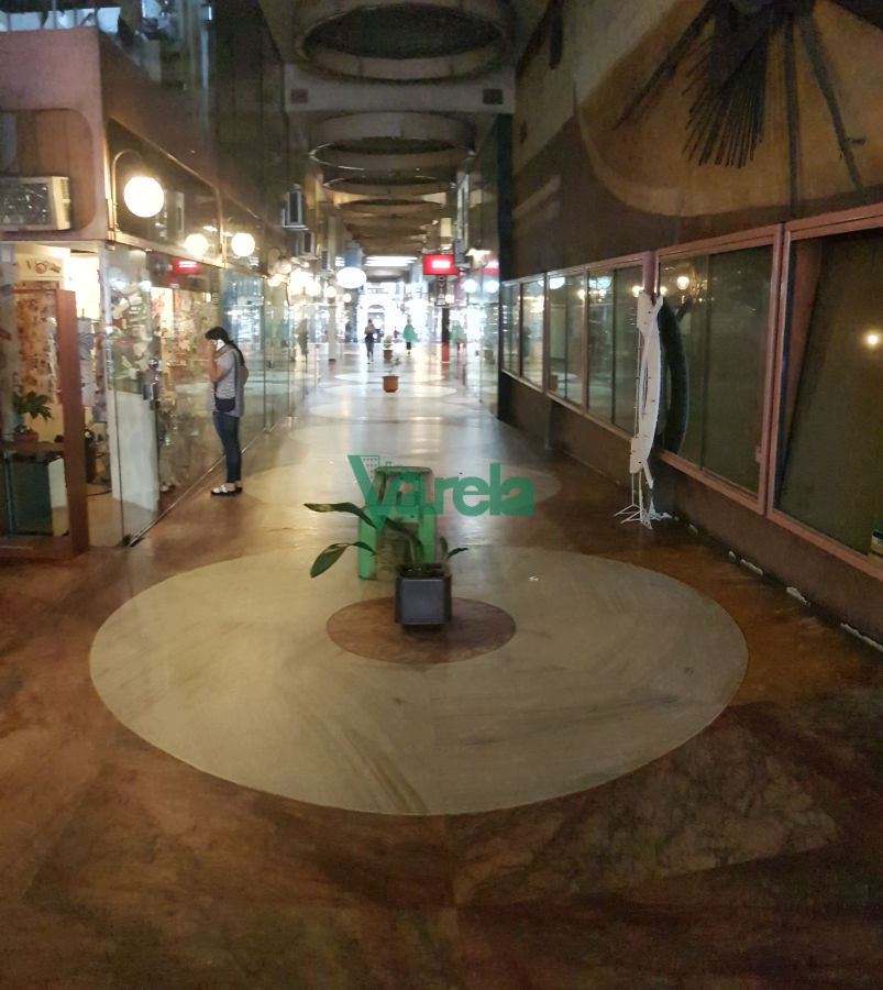 Oficina ID.18688 - Muy buen edificio de oficinas en Galeria Libertador