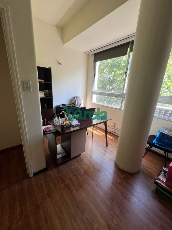 Oficina ID.22420 - Venta oficina centro 2 padrones amplia reciclada