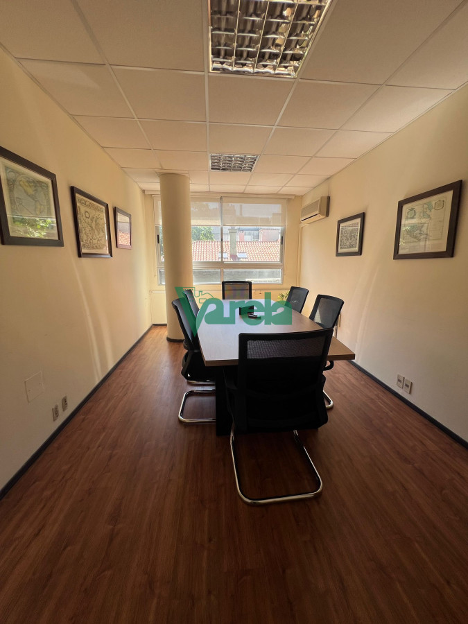 Oficina ID.22420 - Venta oficina centro 2 padrones amplia reciclada