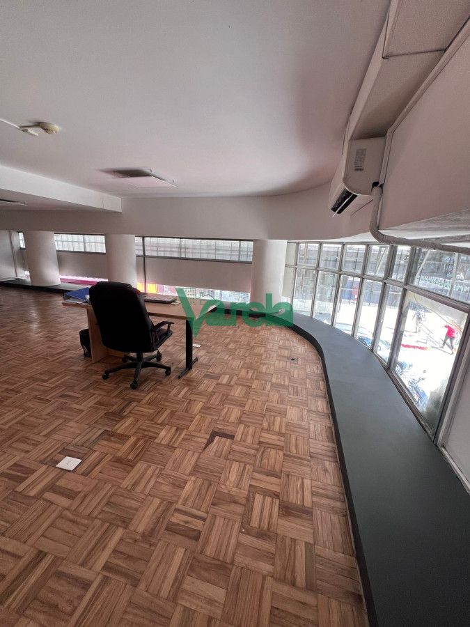 Oficina ID.22126 - alquiler oficina amplia sobre 18 cordon luz va en el precio