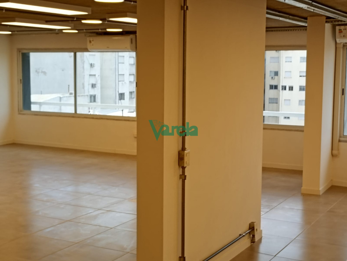Oficina ID.22929 - Venta Oficina Cordón 126 m2, casi Bulevard Artigas