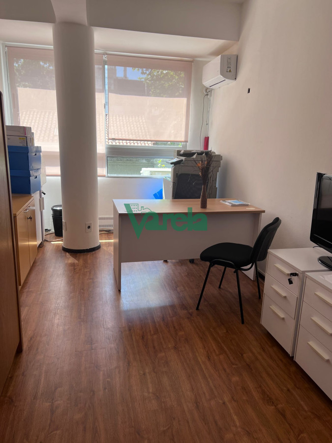 Oficina ID.22420 - Venta oficina centro 2 padrones amplia reciclada