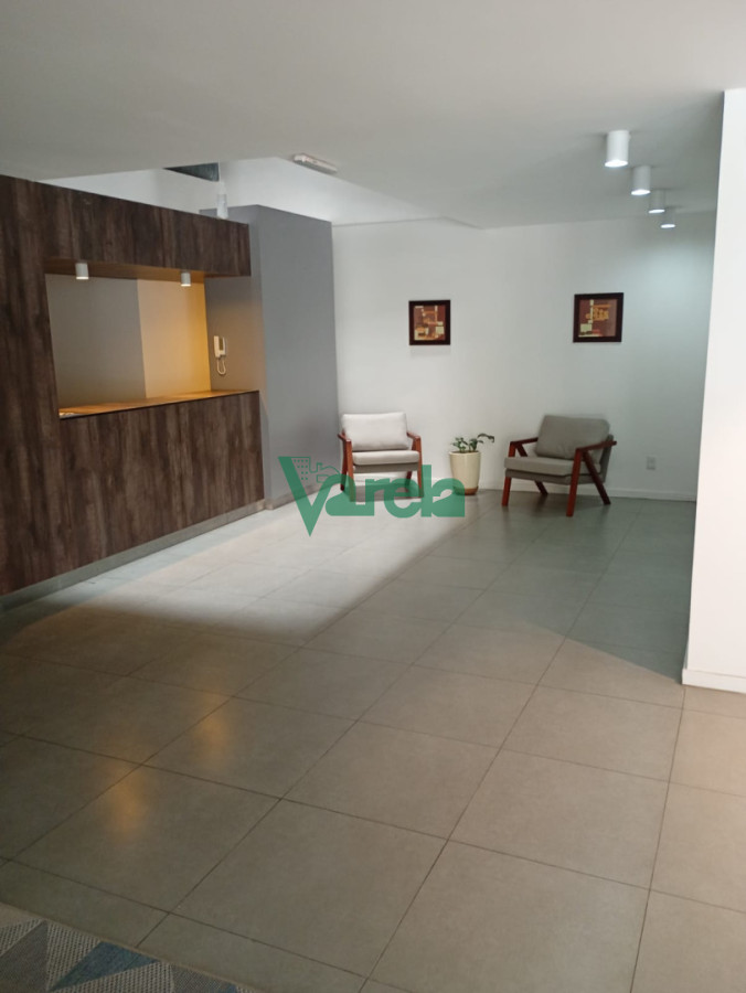 Oficina ID.22935 - Venta gran apto para oficina Cordón casi Bulevard Artigas