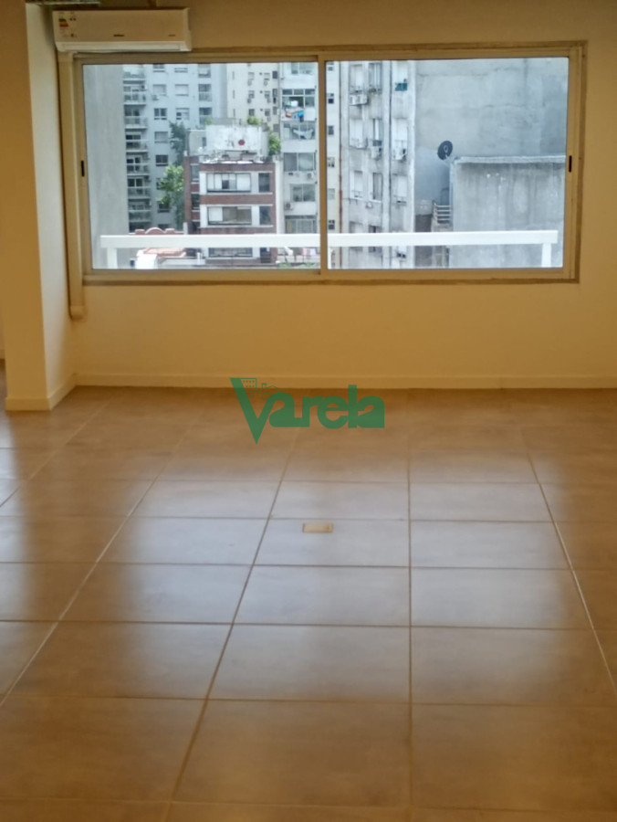 Oficina ID.22935 - Venta gran apto para oficina Cordón casi Bulevard Artigas