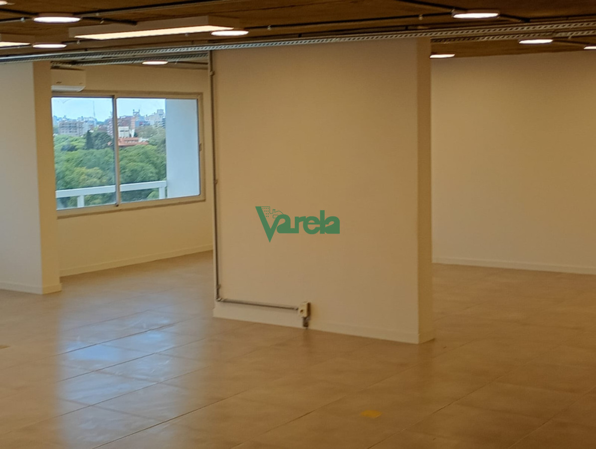 Oficina ID.22935 - Venta gran apto para oficina Cordón casi Bulevard Artigas