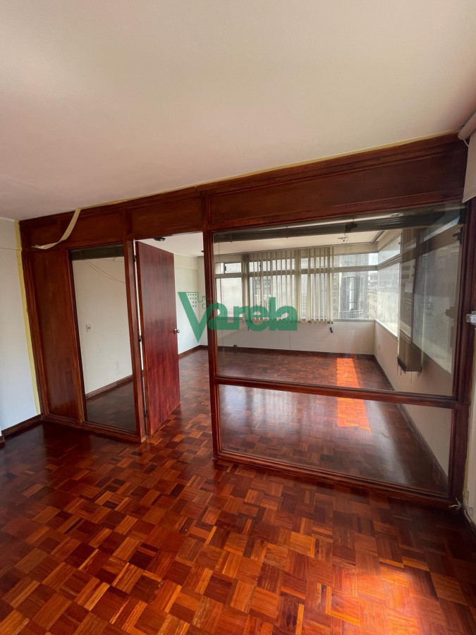 Oficina ID.22248 - VENTA Oficina, Cuidad Vieja,75 m2 ,baño, cocina, luminosa, todo a nuevo!!!