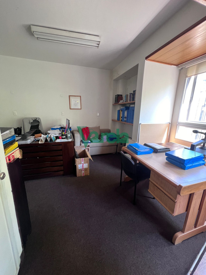 Oficina ID.22420 - Venta oficina centro 2 padrones amplia reciclada