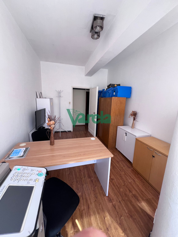 Oficina ID.22420 - Venta oficina centro 2 padrones amplia reciclada