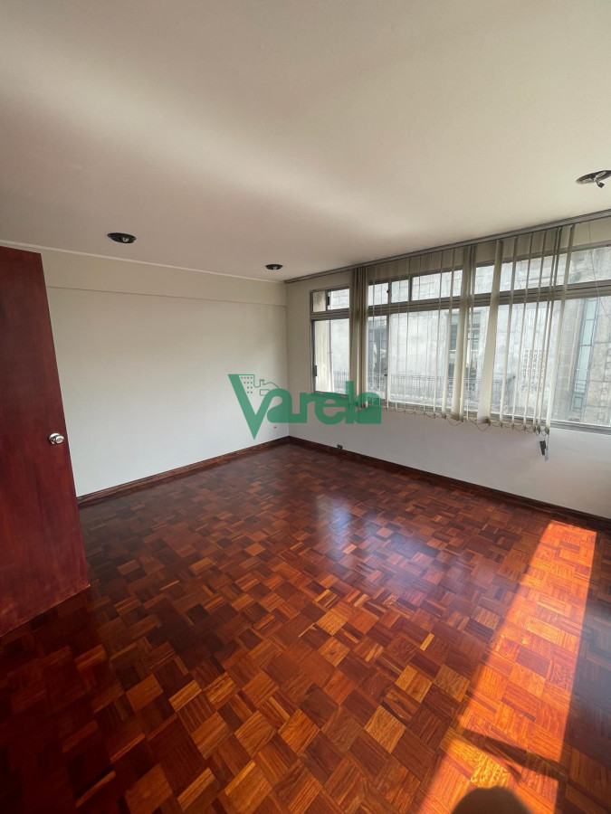 Oficina ID.22248 - VENTA Oficina, Cuidad Vieja,75 m2 ,baño, cocina, luminosa, todo a nuevo!!!