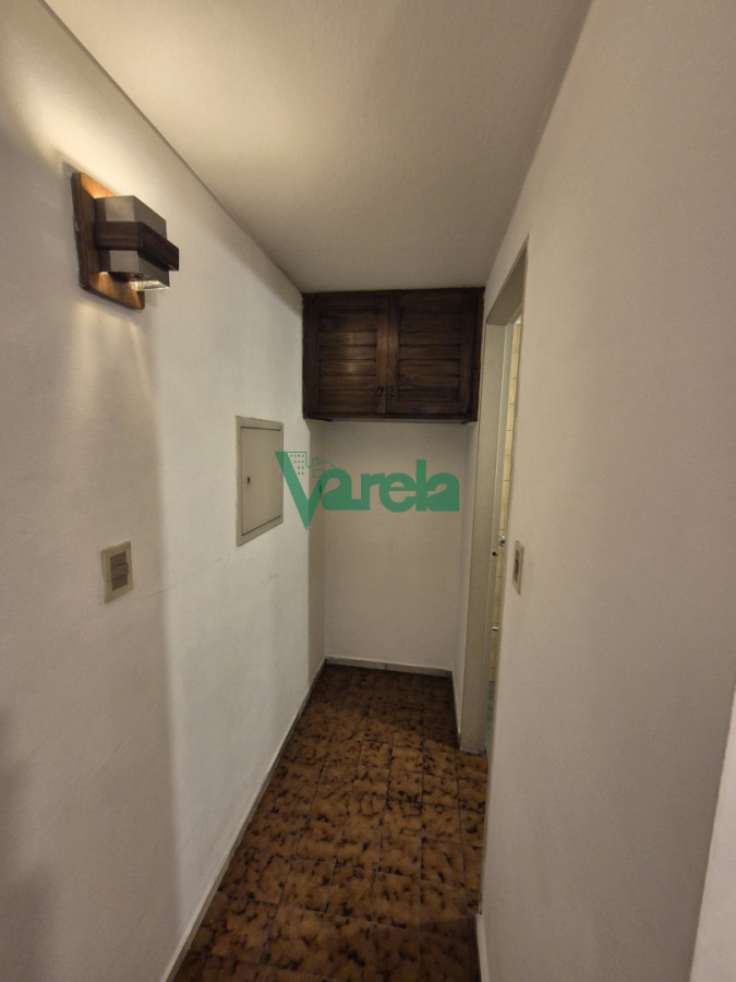 Oficina ID.23028 - Alquiler oficina Centro, Colonia esq Rio Negro