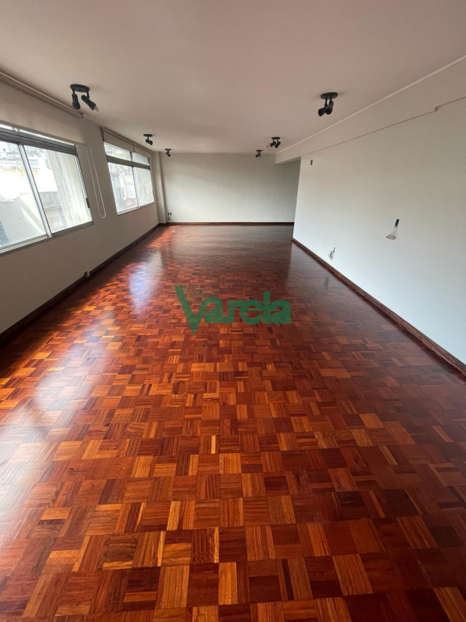 Oficina ID.22248 - VENTA Oficina, Cuidad Vieja,75 m2 ,baño, cocina, luminosa, todo a nuevo!!!