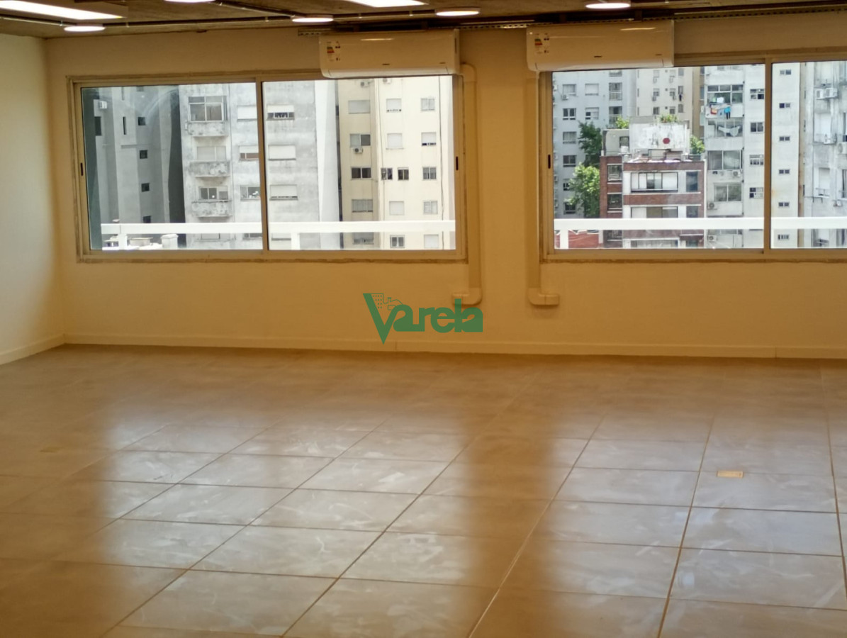 Oficina ID.22929 - Venta Oficina Cordón 126 m2, casi Bulevard Artigas