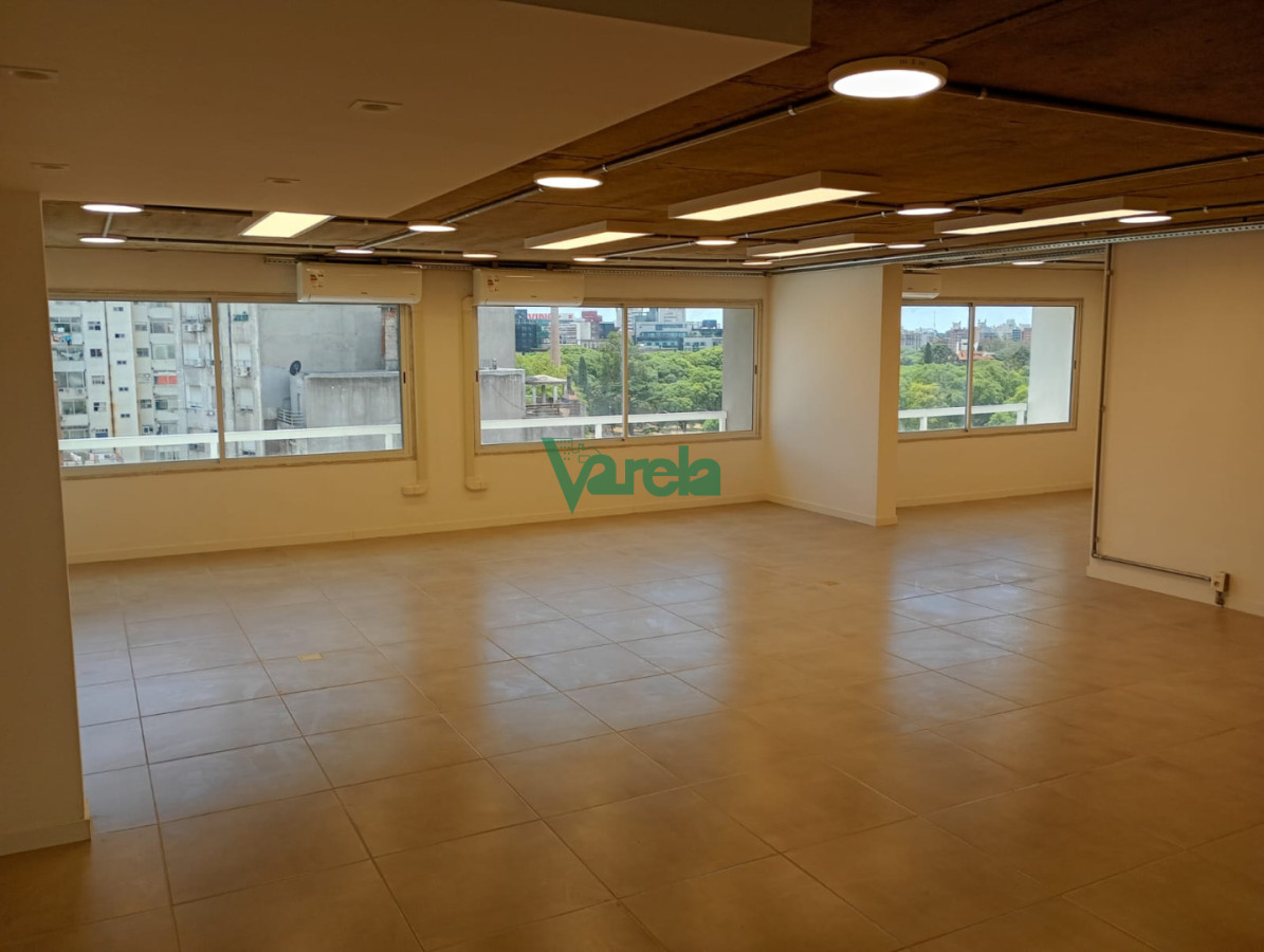 Oficina ID.22929 - Venta Oficina Cordón 126 m2, casi Bulevard Artigas