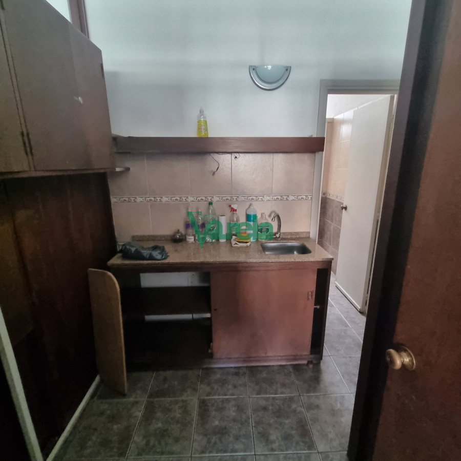 Oficina ID.22088 - Alquiler oficina Rio Negro esq 18 de Julio