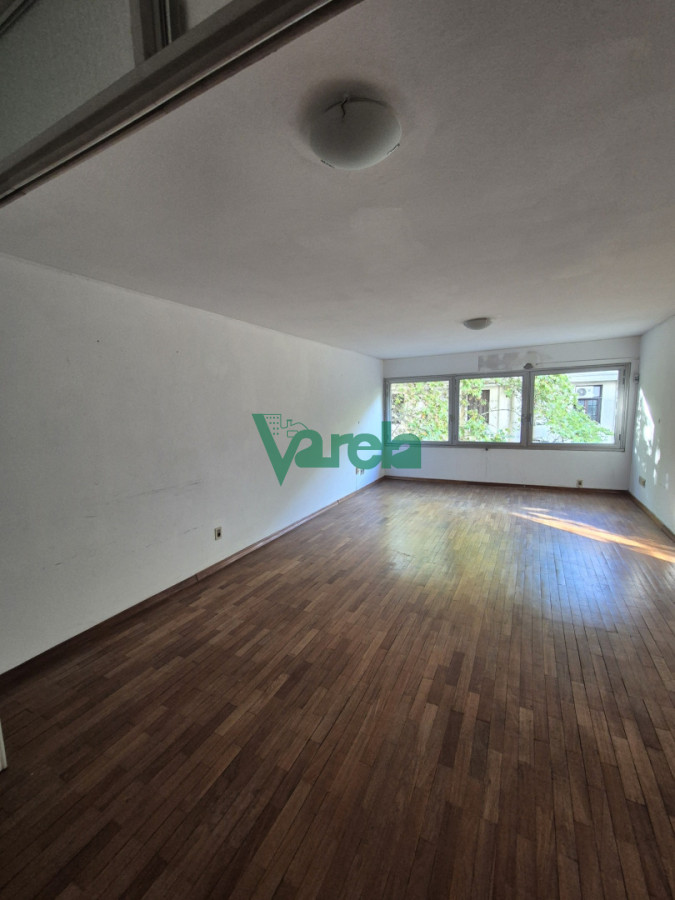 Oficina ID.23028 - Alquiler oficina Centro, Colonia esq Rio Negro