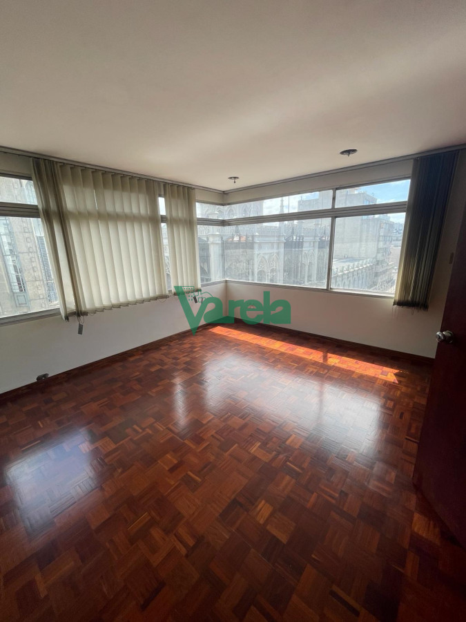 Oficina ID.22248 - VENTA Oficina, Cuidad Vieja,75 m2 ,baño, cocina, luminosa, todo a nuevo!!!