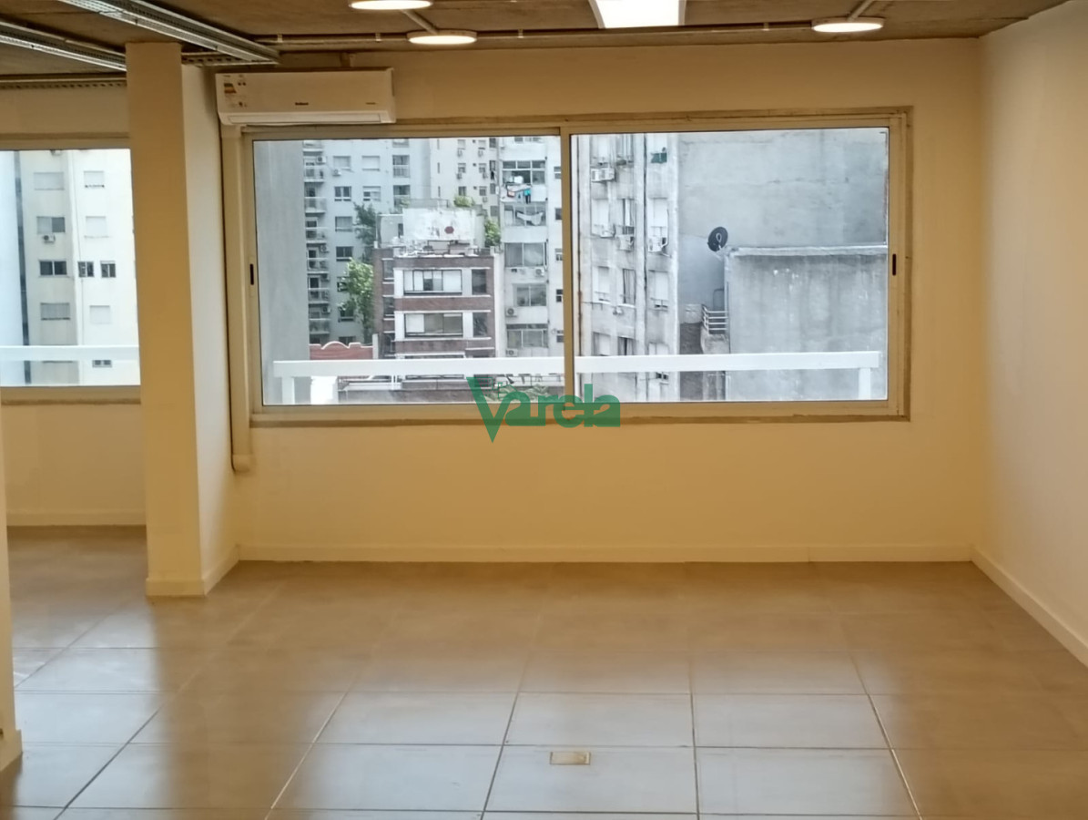 Oficina ID.22929 - Venta Oficina Cordón 126 m2, casi Bulevard Artigas