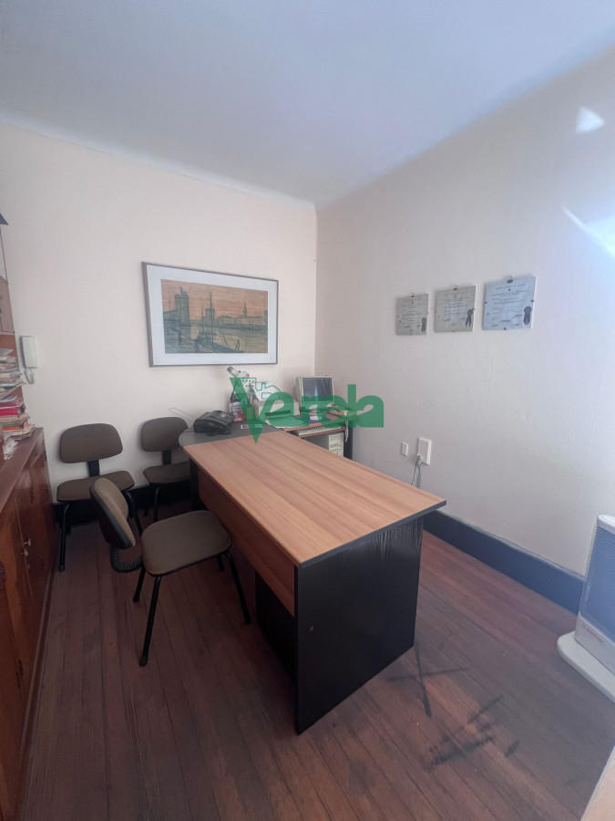 Oficina ID.22538 - Venta Oficina Cerca de Todo Ciudad Vieja Luz y Agua En Gastos Comunes