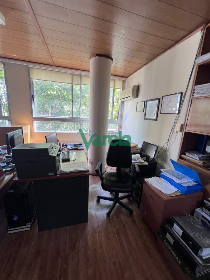 Oficina ID.22420 - Venta oficina centro 2 padrones amplia reciclada
