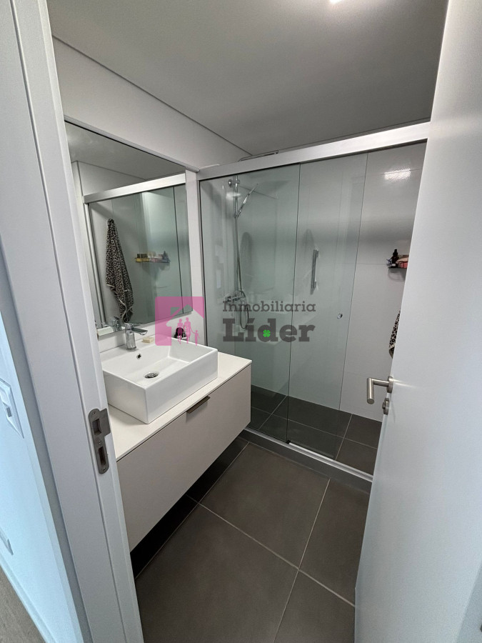 Apartamento ID.606 - EXCELENTE VISTA! OPORTUNIDAD! RENTADO!