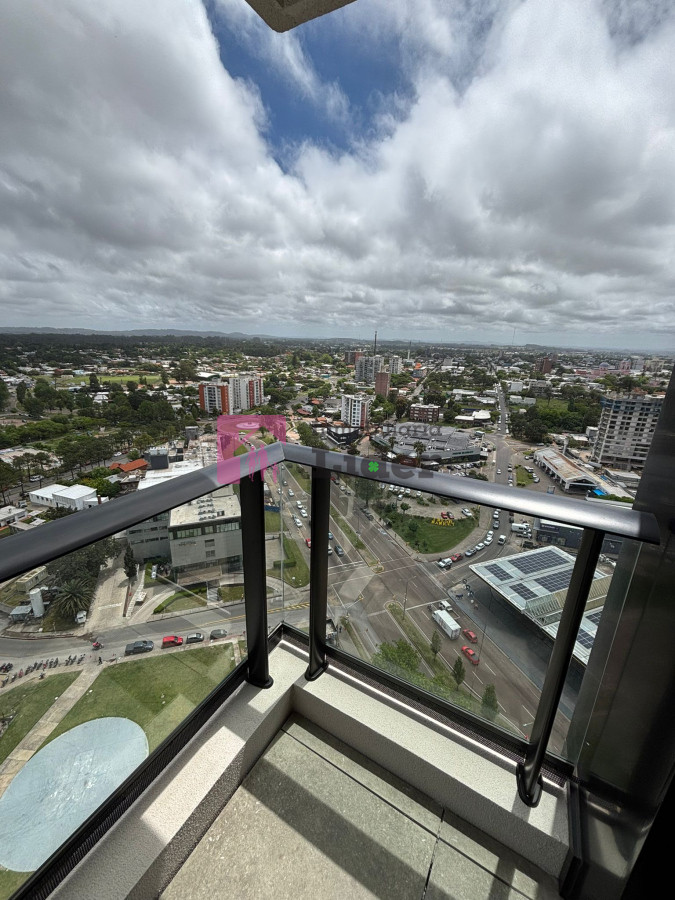 Apartamento ID.606 - EXCELENTE VISTA! OPORTUNIDAD! RENTADO!