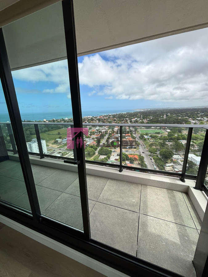 Apartamento ID.606 - EXCELENTE VISTA! OPORTUNIDAD! RENTADO!