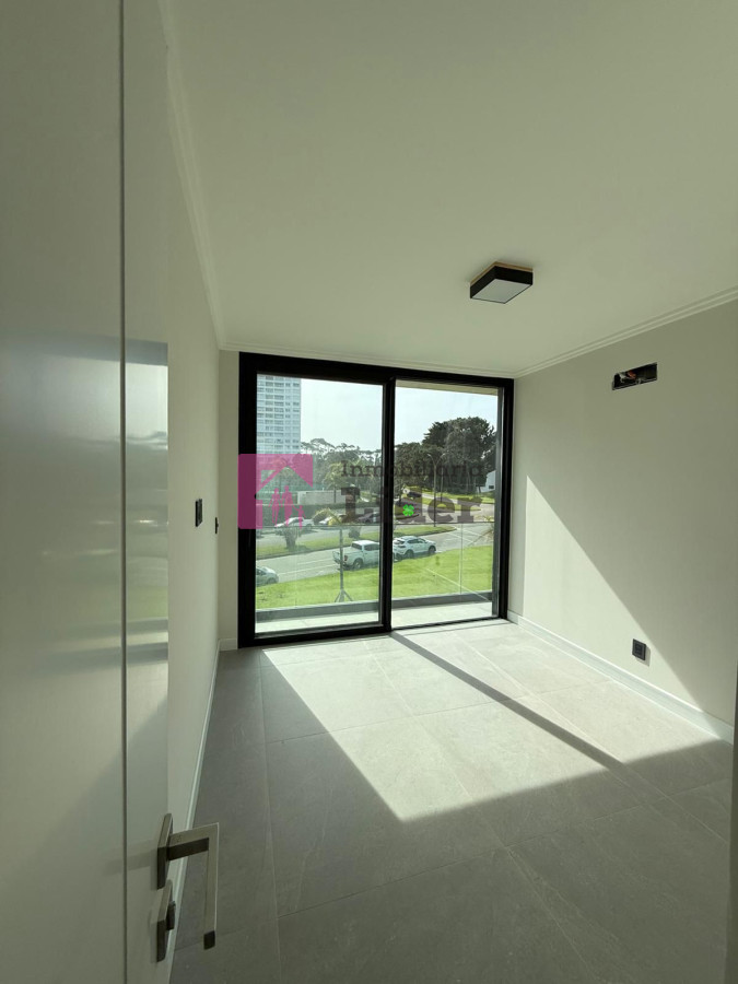 Apartamento ID.626 - Alquiler apartamento de 2 dormitorios en Punta del Este