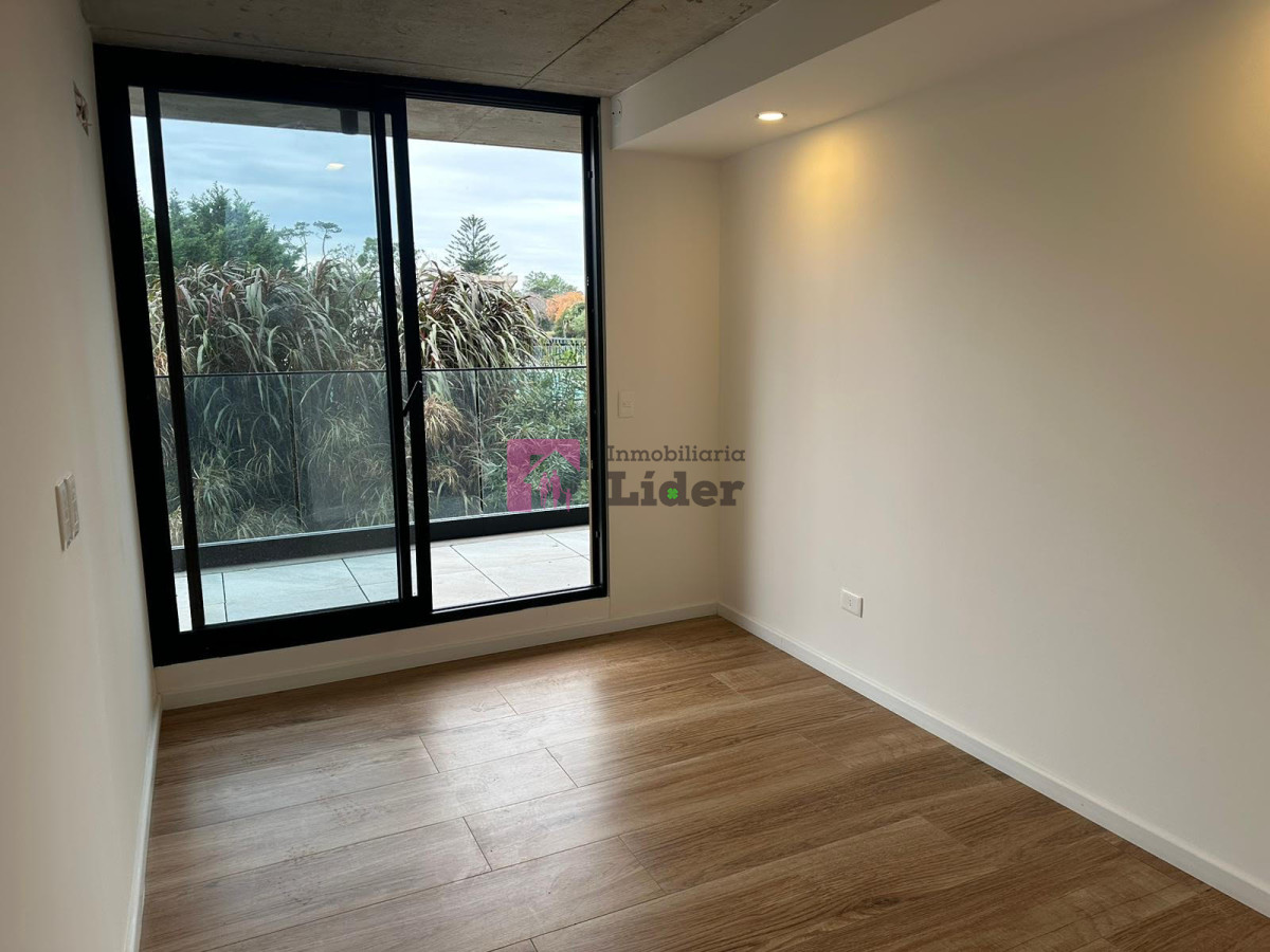 Apartamento ID.581 - Apartamento 2 dormitorios en primera linea, Punta del Este