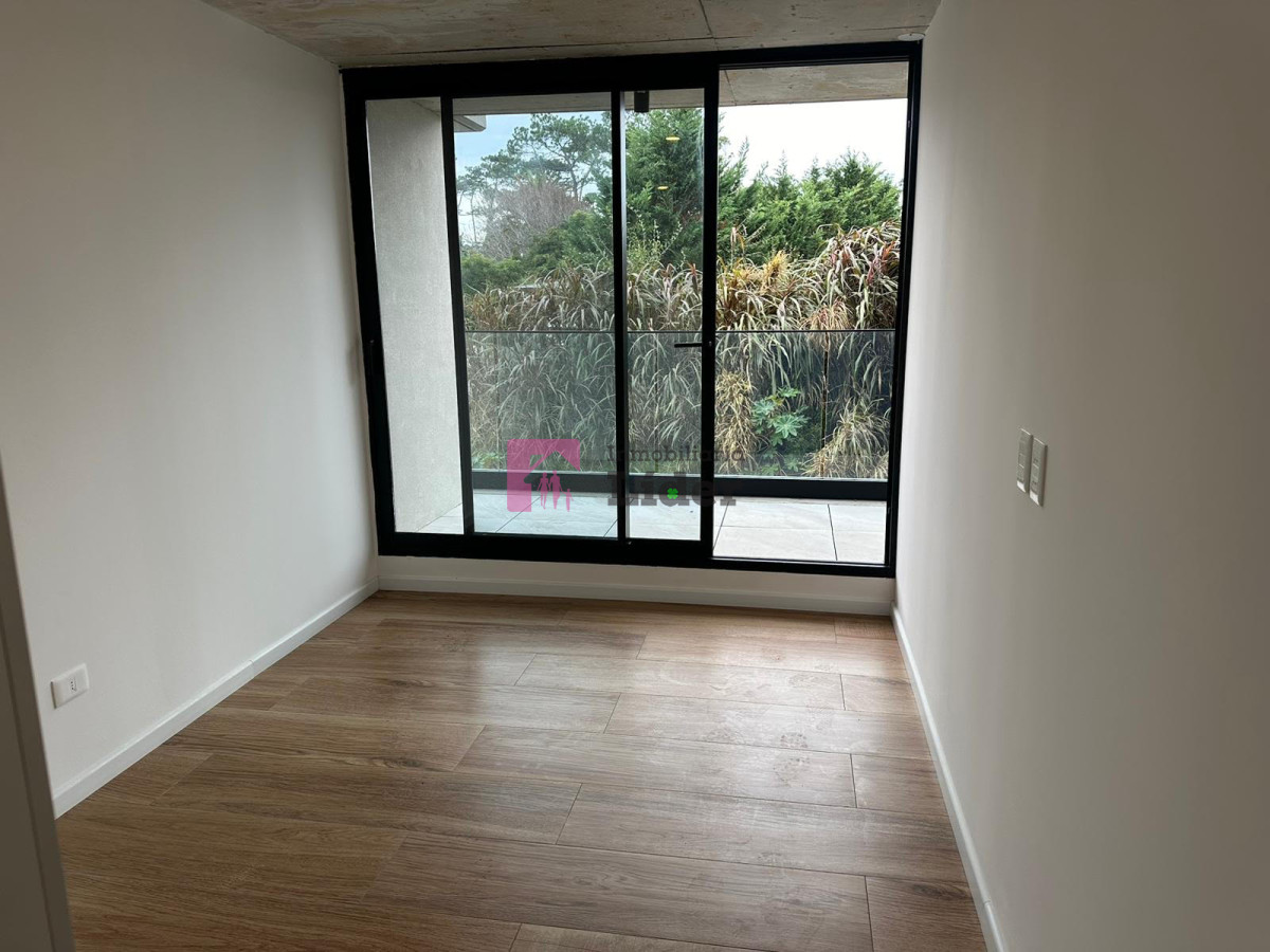 Apartamento ID.581 - Apartamento 2 dormitorios en primera linea, Punta del Este