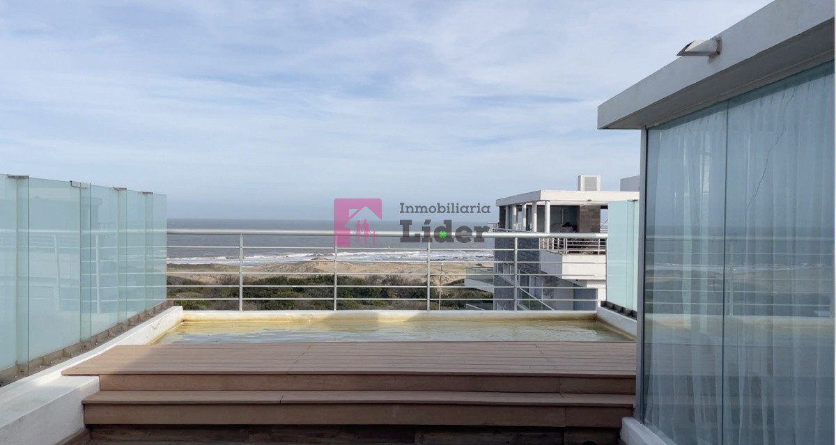 Apartamento ID.550 - Espectacular Duplex frente al Mar en Punta del Este