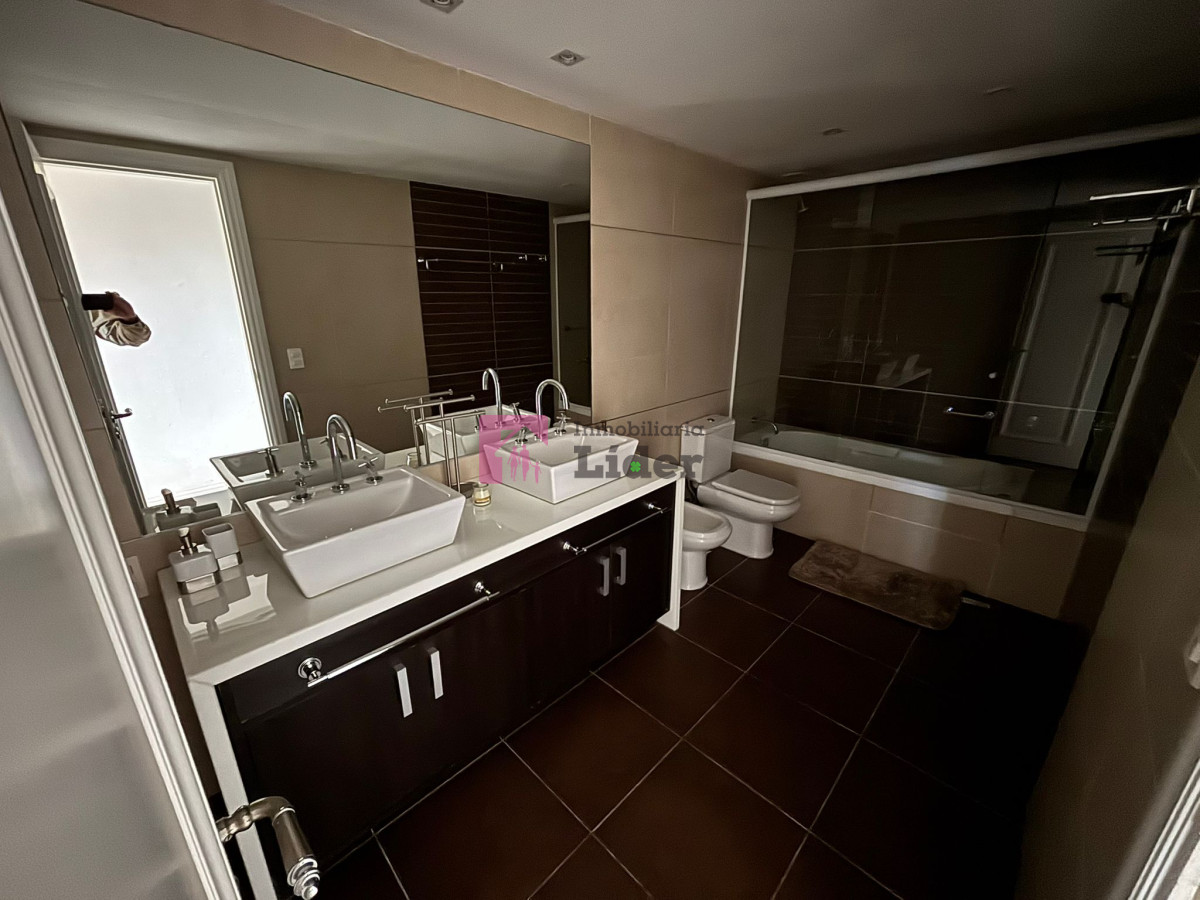 Apartamento ID.591 - HERMOSO APTO FRENTE A LOS DEDOS! EXCELENTE PUNTO!